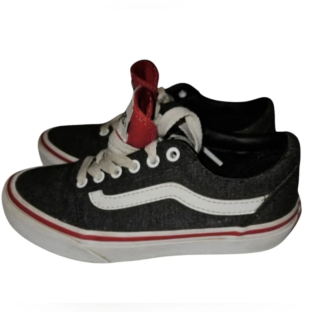 Vans Off the Wall Sneakers Boys size 12 Black White